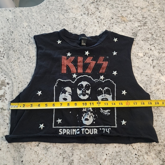 Forever 21 kiss shirt small.                   Bin 30 - Picture 9 of 10